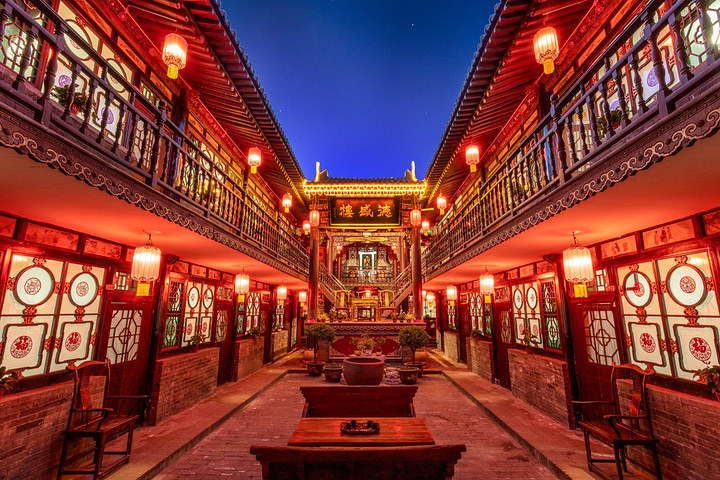 都十分方便,这样用心保存下来的一家民俗主题客栈,竟然一点都没有抬高