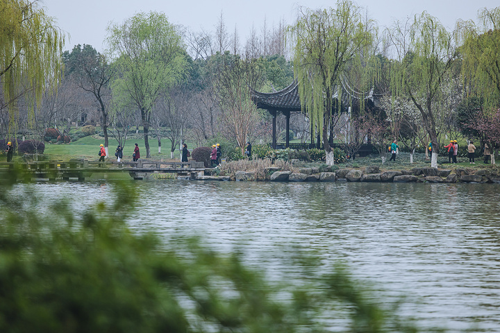 "3、可以在瓜渚湖南岸码头换票，疫情期间需要携带身份证。地址：浙江省绍兴市柯桥区瓜渚湖南岸公园内_柯桥水上旅游巴士"的评论图片