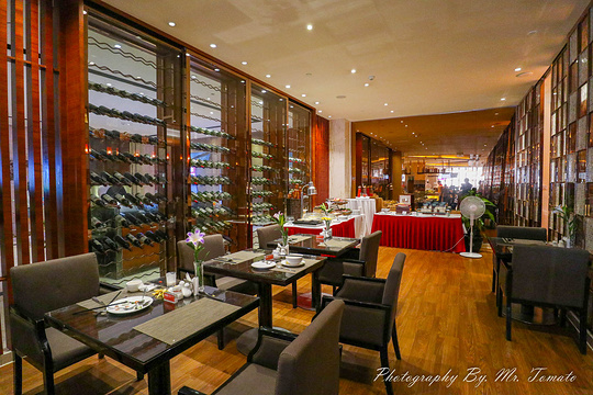 三亚中心皇冠假日酒店·蓝岸自助餐厅旅游景点图片