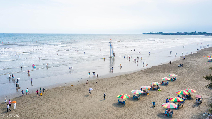 "在 防城港 的白浪滩，这个休闲度假景区展现的淋漓尽致。 防城港 市 中国 唯一一个沿海和延口岸的地方_白浪滩"的评论图片