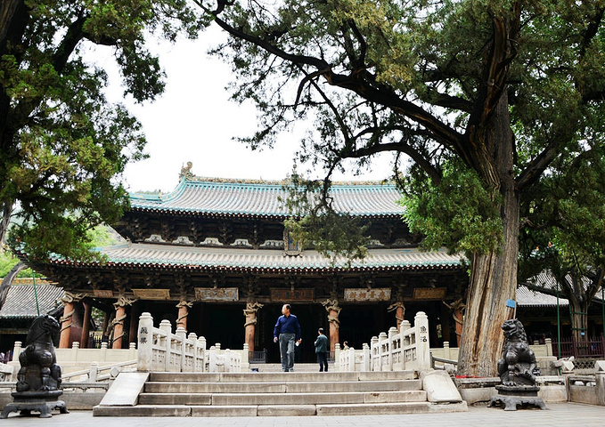 "太原市晋祠，中国现存最早的皇家园林，可以说是去太原的必打卡之地。殿内供奉着四十三尊彩塑_晋祠博物馆"的评论图片