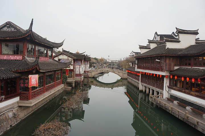 "不过每座城市都有它的历史，都有它古色古香的一面，来上海旅游，除了游览一些比较有名的景点，去上海..._七宝老街"的评论图片