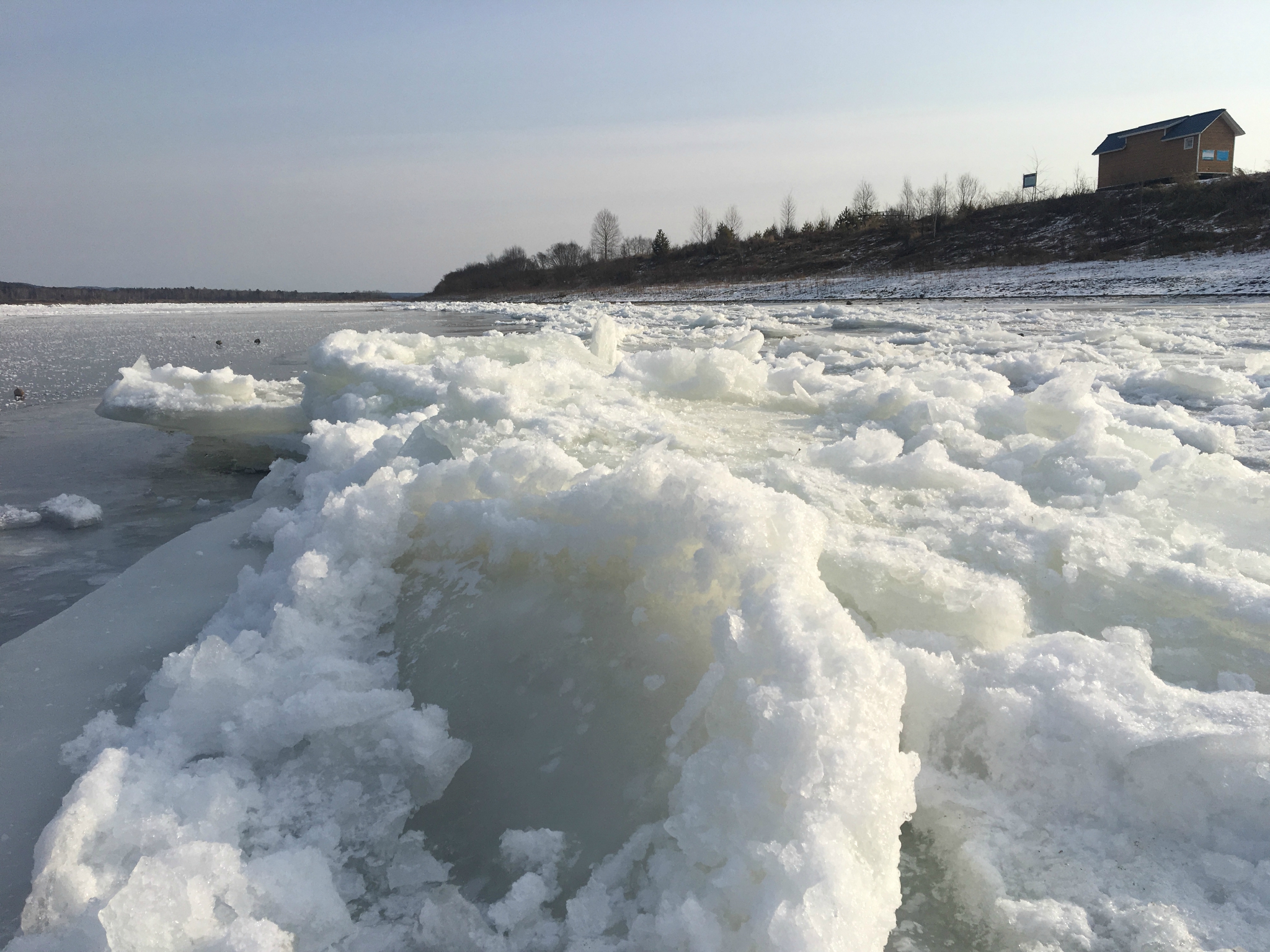 乌苏里江奔跑的流冰，将东极抚远带入冬季