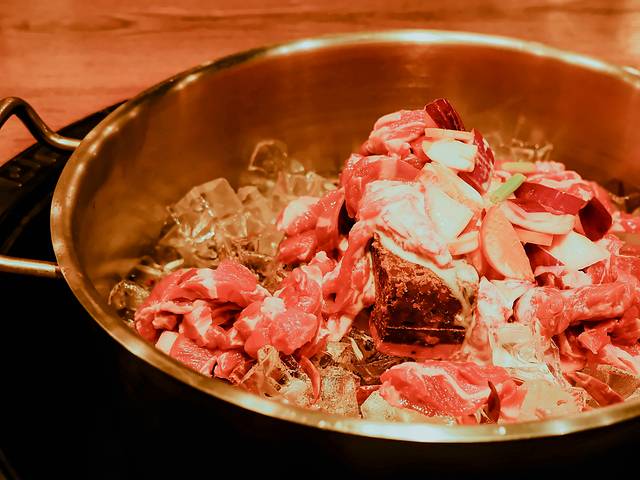 保力格冰煮羊火锅