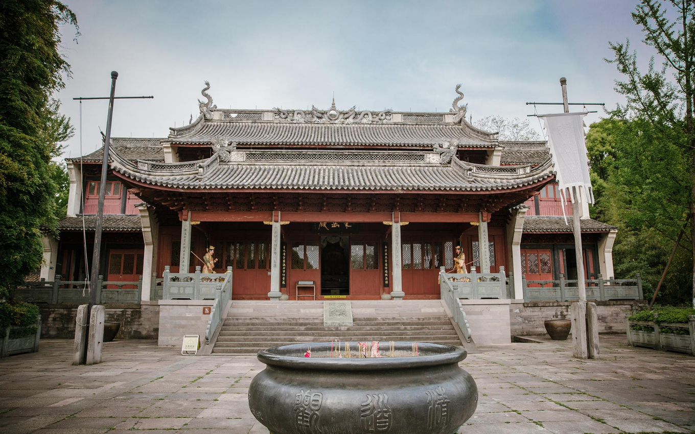 清道观最神奇的是它的钟声.