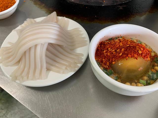 谢家乔凉粉烙锅店