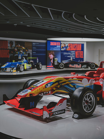 "这里共有4层，摩托赛车、方程式赛车以及公路赛车都可以在此参观_澳门大赛车博物馆"的评论图片