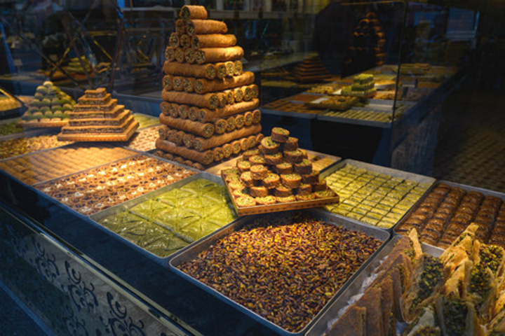 "Knafeh不仅是迪拜最美味的食物之一，而且在中东其他地方也很有名_迪拜河"的评论图片