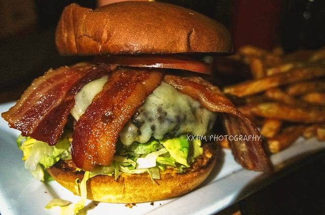 Cheeseburger In Paradise