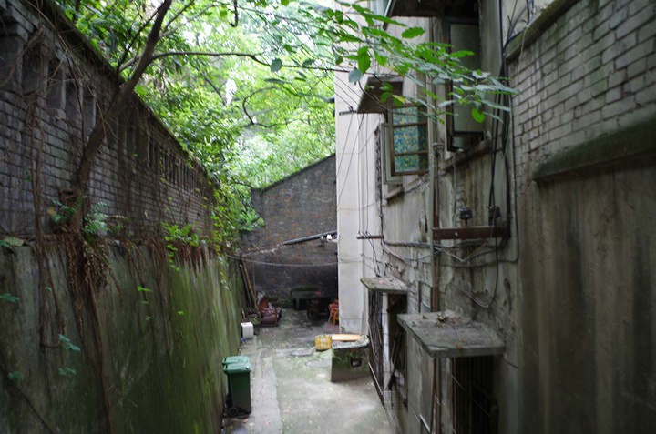 "下浩老街是重庆我最喜欢的一个景点了，相比于解放碑、洪崖洞的喧闹，它独自在重庆的老城区里安静并且孤独_下浩老街"的评论图片