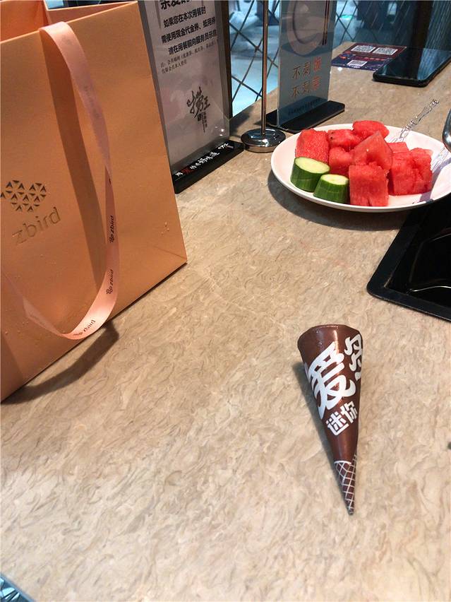 金鹰奥莱中心(狮山路店)