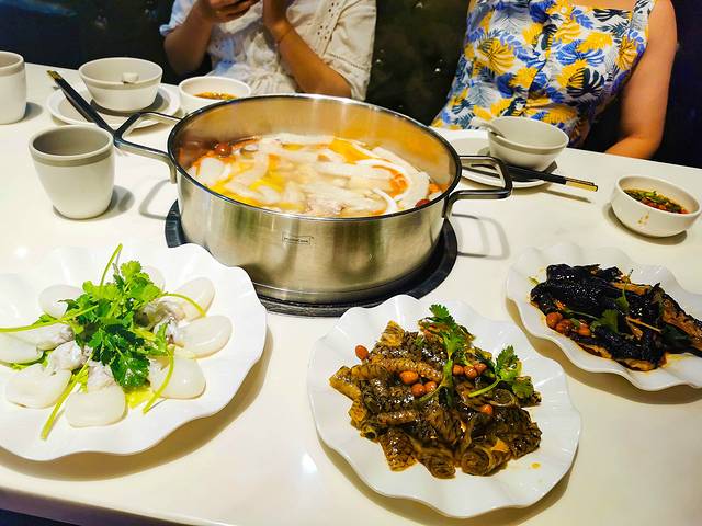 萌哒哒椰子鸡(百佳汇店)