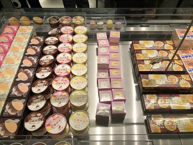 好利来(虹桥天地LAB主题店)