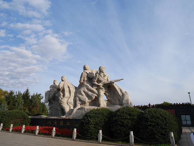 八女投江烈士群雕