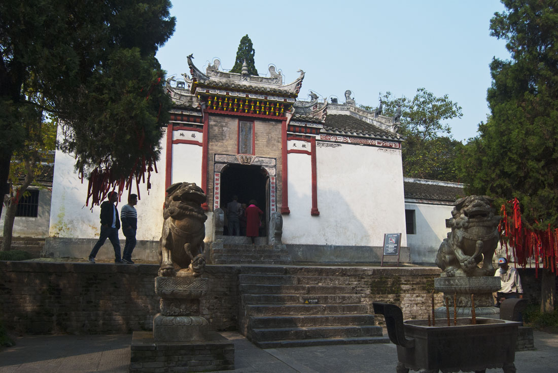 古隆中三顾茅庐探访诸葛亮的生活