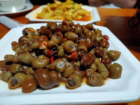 临江餐馆二楼美食部落