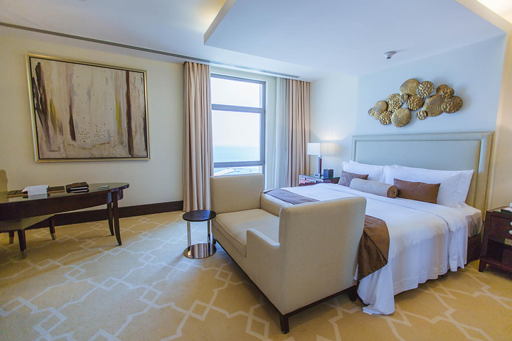 "...的每间客房都可以看到外面的海景，入住在多哈瑞吉称得上是享受，两边的海景从早看到晚也不会觉得厌倦_多哈瑞吉酒店(The St. Regis Doha)"的评论图片