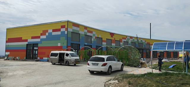 霍尔果斯国门景区