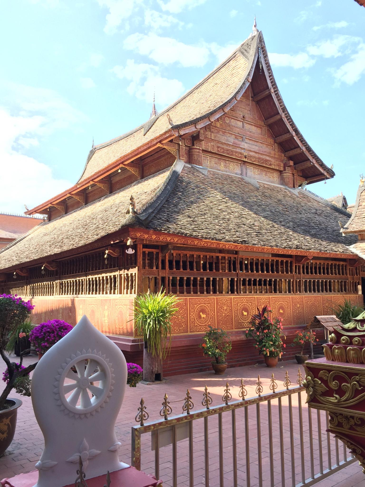 走进傣族园,必去曼春满佛寺这是一座历史悠久的古寺庙,国家重点文物