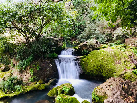 银链坠潭瀑布旅游景点攻略图