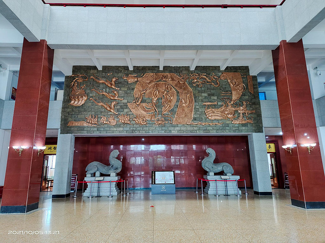 "...总量达两千余石，成为中国建馆历史最早、规模最大、藏品数量最多的一座汉代艺术博物馆，对外免费开放_汉画馆"的评论图片