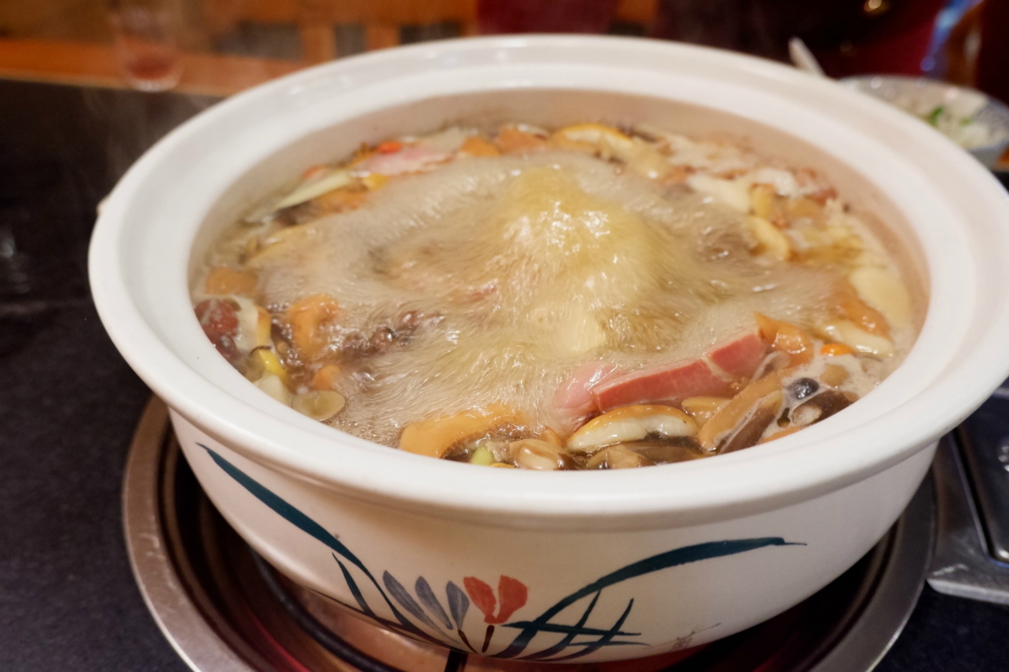 怎样煲菌汤，如何熬制鲜美的菌汤？