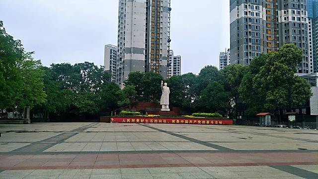 西华大学（南门）