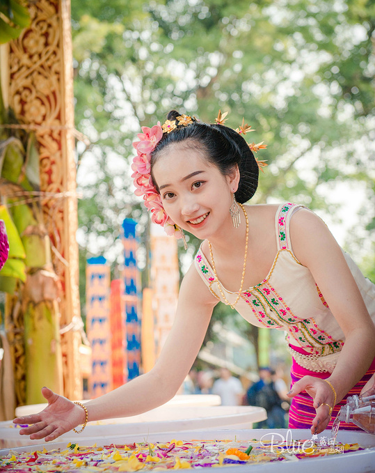 暑期哪里玩,就去西双版纳中缅第一寨勐景来,超多美女美景美食等你来