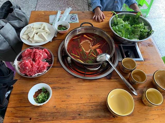 菊菊酸汤牛杂馆