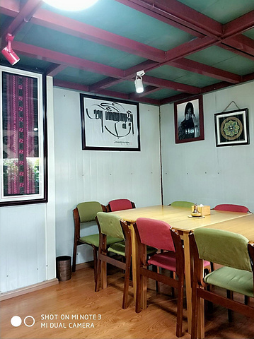 "人气很高的一家藏餐馆，就在香格里拉汽车站对面_五彩雪域藏餐馆"的评论图片