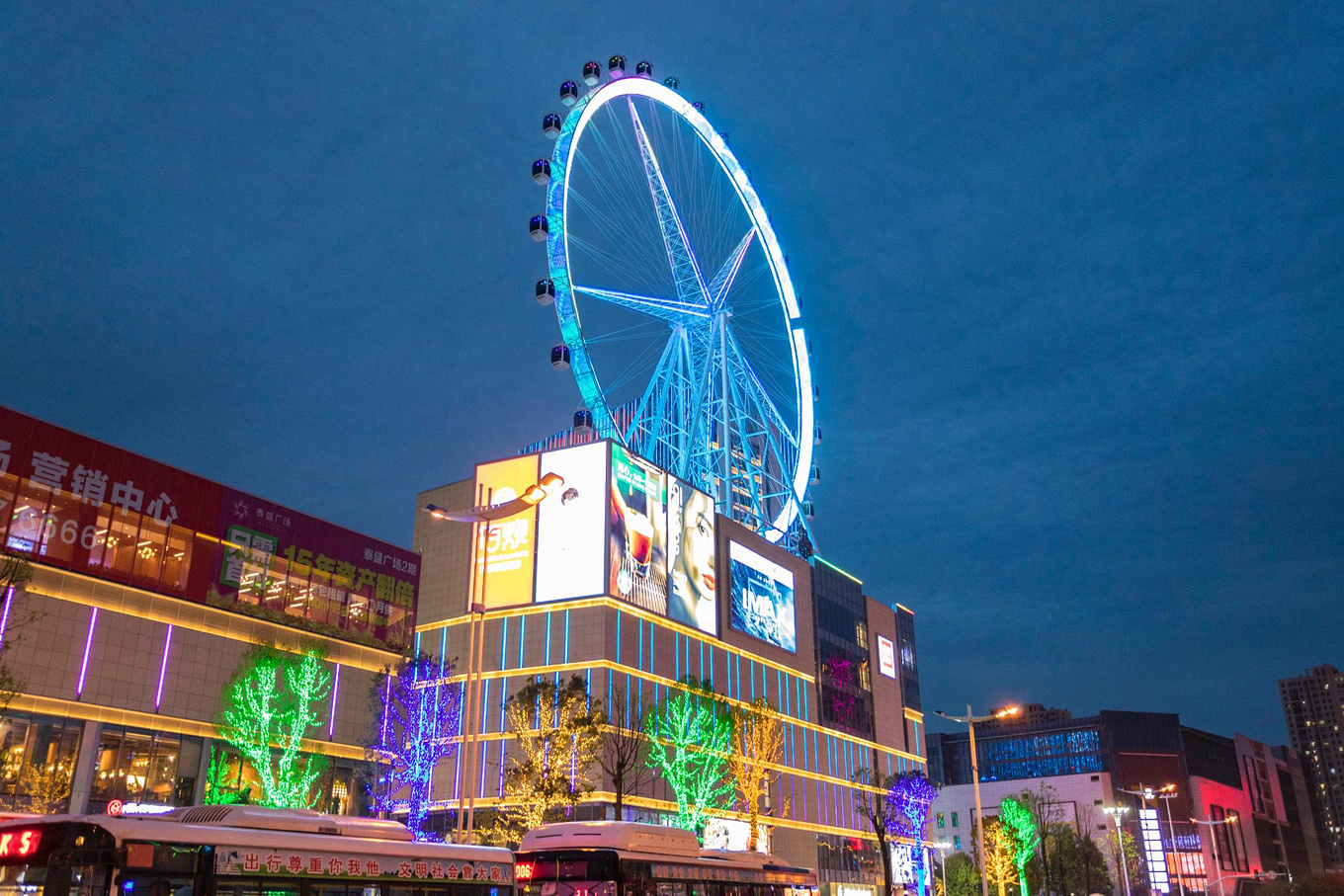 商场上的摩天轮,大家还有在其他地方见过吗?