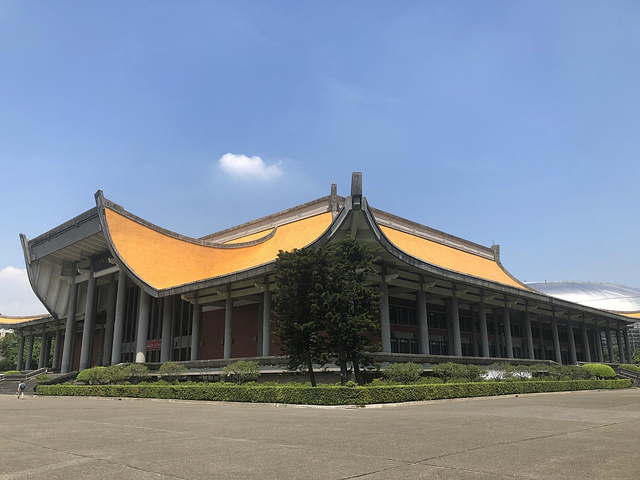 2021不过还是有个重要的景点要跑跑 这里是被称为 国父纪念馆 不过看两本攻略书上由于一些 你懂的 的原因 国父纪念馆 评论 去哪儿攻略
