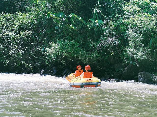 龙浒峡漂流