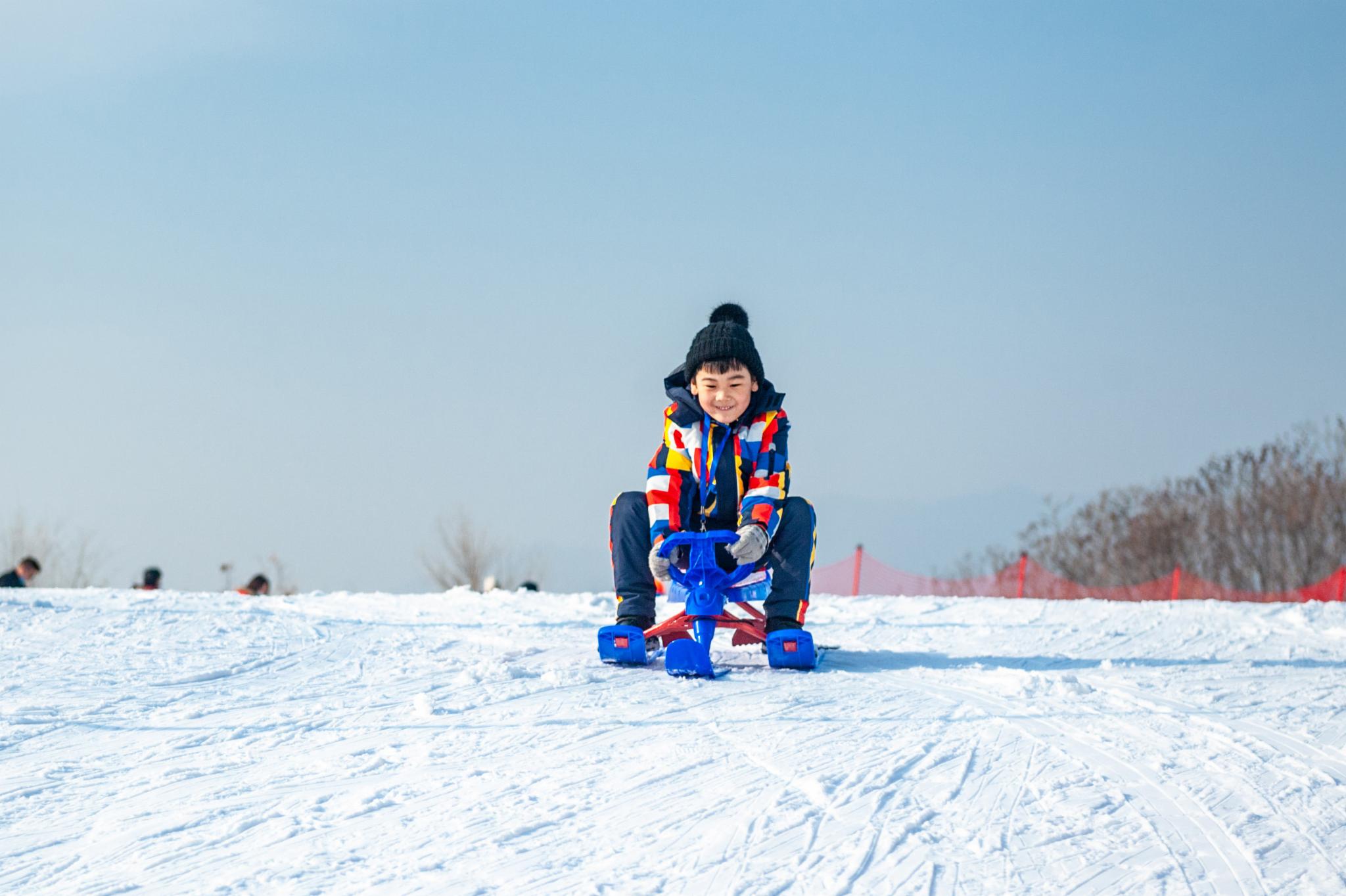 冬天带娃玩雪去！超好玩的极光冰雪世界就在天津伊甸园～