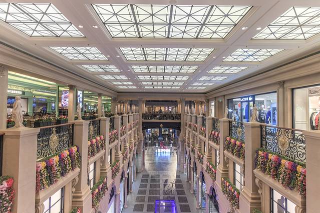 巴黎人购物中心