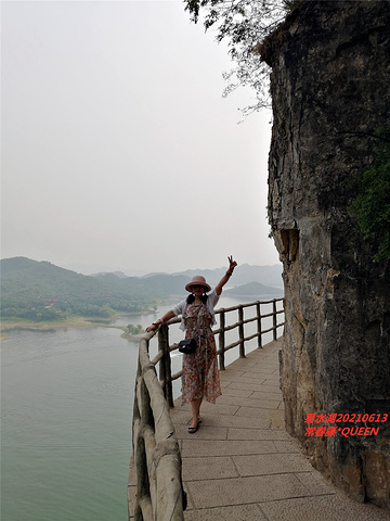 "有山有水的好地方，真心觉得这个人造景点修建的非常好。一步一景，拾级而上，美景尽收眼底_易水湖景区"的评论图片