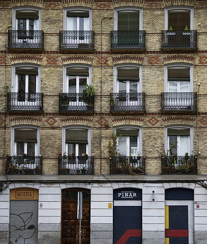 "文艺气息浓厚，因为这里也被成为文学和缪斯女神的街区，这里是马德里市中心的一个区域，它最有代表性..._文学区"的评论图片