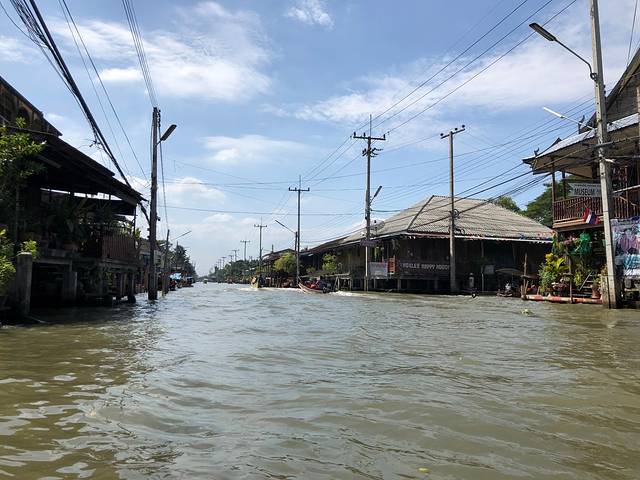 安帕瓦水上市场