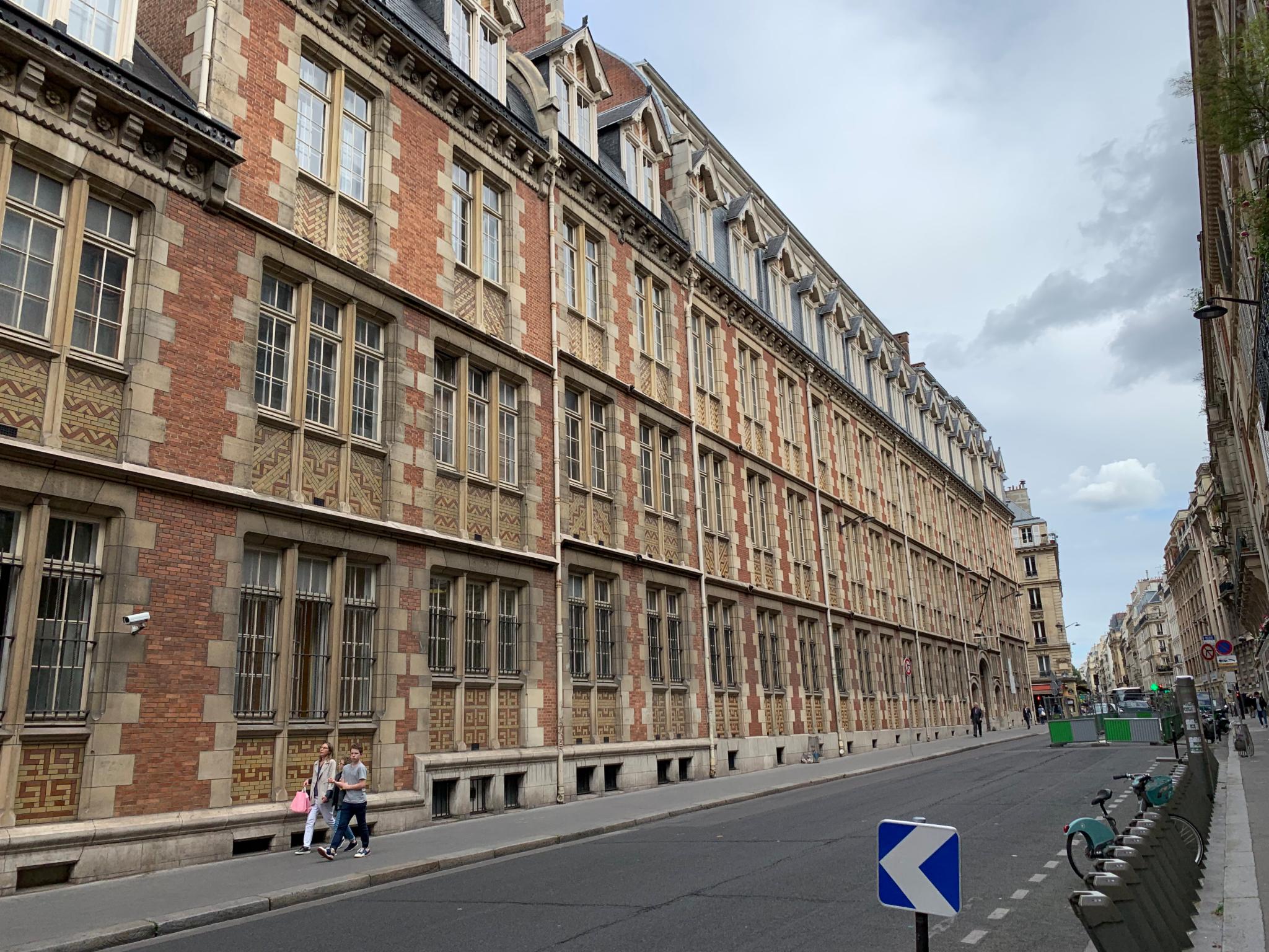 卢森堡公园被誉为巴黎人最爱的城市公园咱们不吹不黑这里的确是非常好