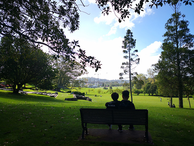 新西兰人口数量非常少,没有国内公园的诸多限