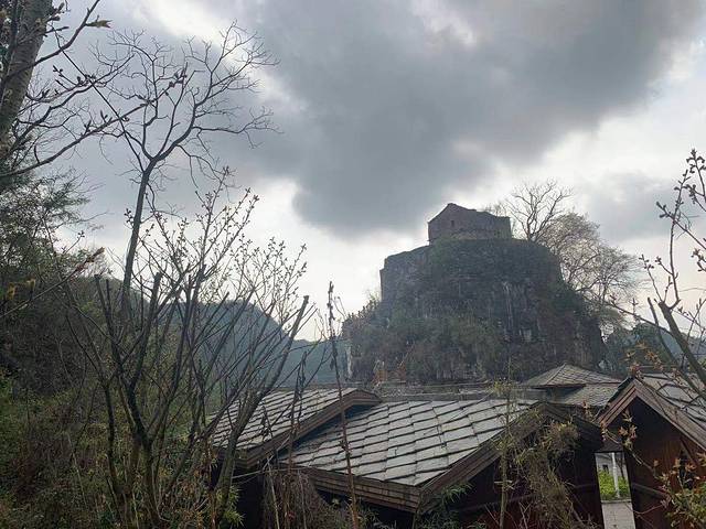 高荡千年布依古寨文化旅游景区