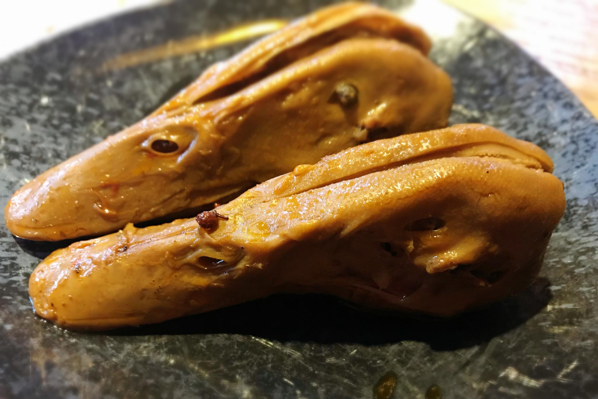 很入味其实嘎嘎鸭脑壳的现捞鸭头真的蛮不错我对鸭头和兔头都是完全没