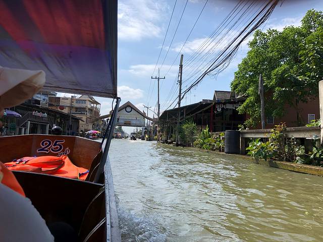 安帕瓦水上市场