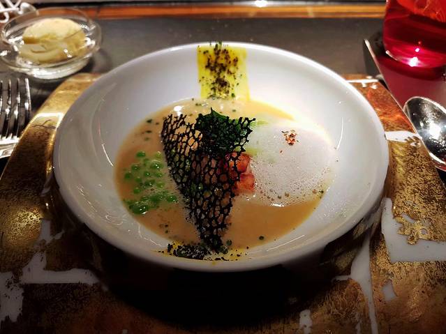 乔尔 • 卢布松美食坊