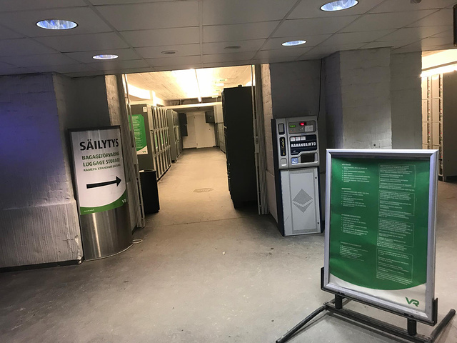 "到达赫尔辛基中央火车站等时候是当地时间早晨6:30，非常准点。赫尔辛基中央火车站_赫尔辛基中央车站"的评论图片