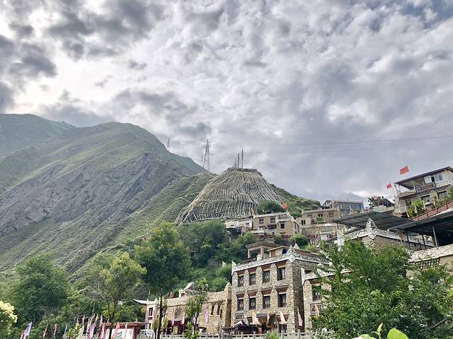 理县甘堡藏寨景区