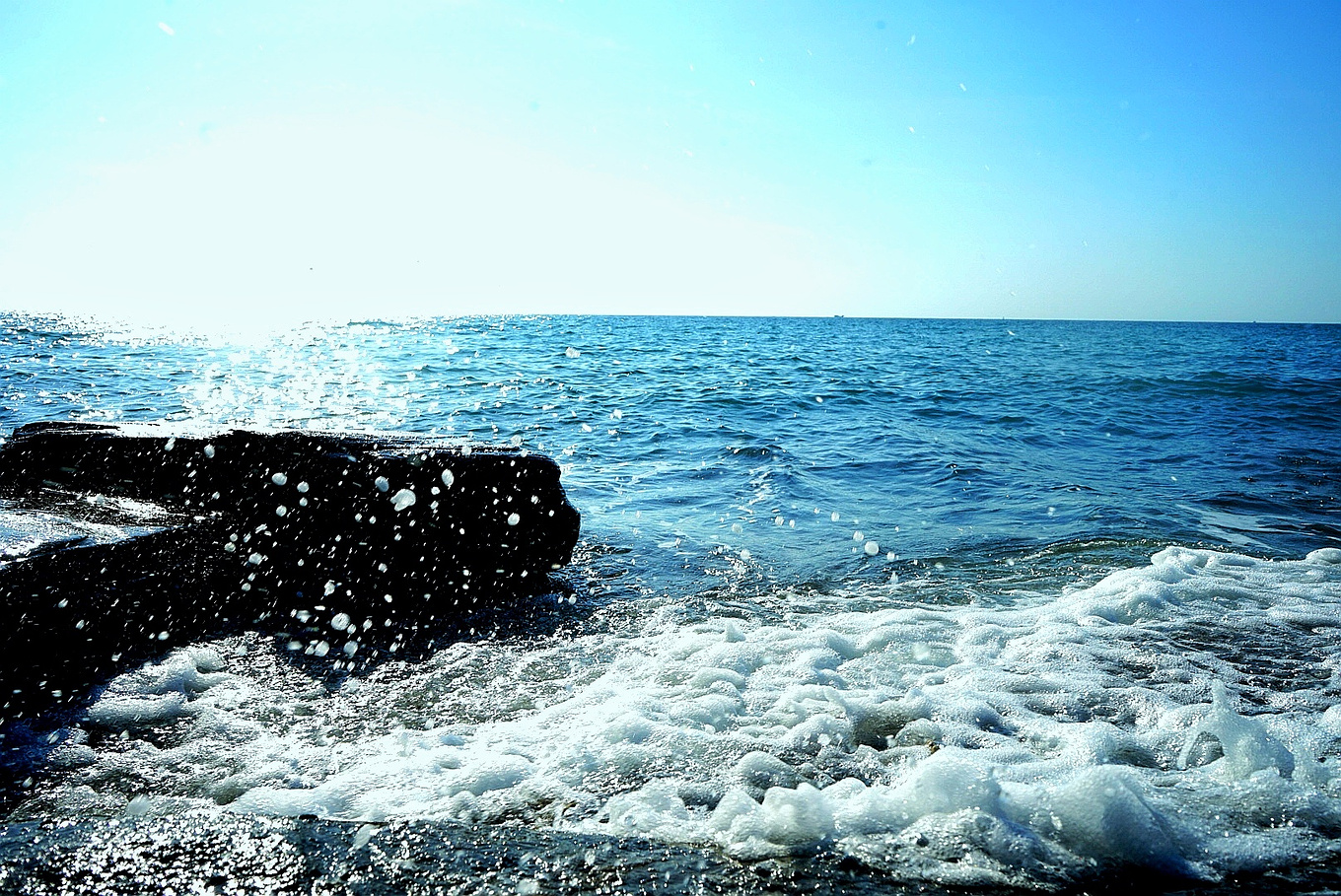 【携程攻略】北海石螺口海滩景点,石螺口位于涠洲岛西部，其附近村庄形似石螺，名石螺，属于海岸地貌，…