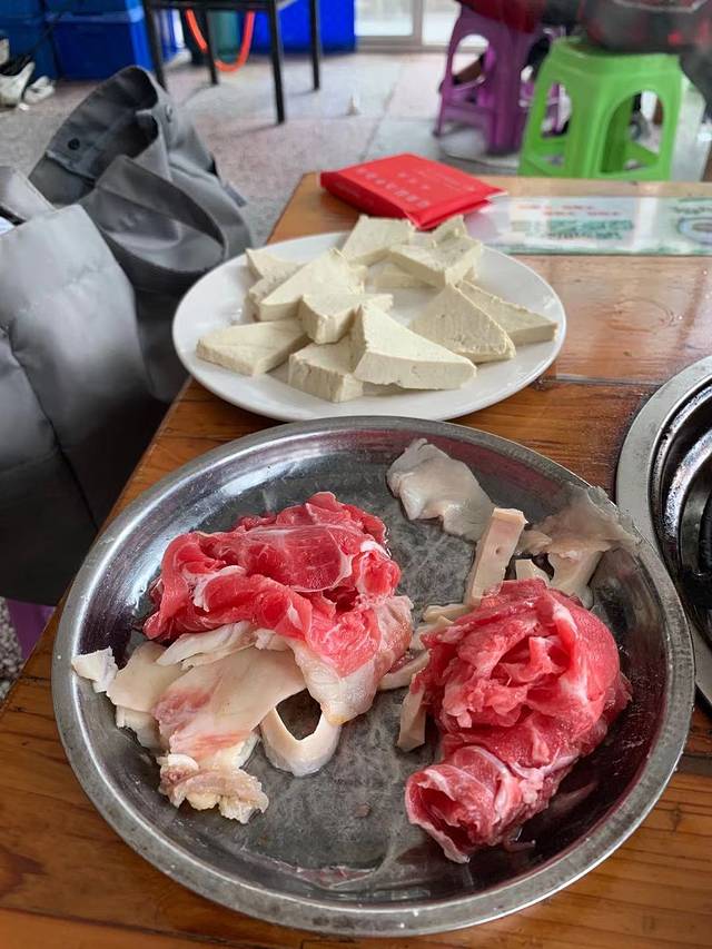 菊菊酸汤牛杂馆