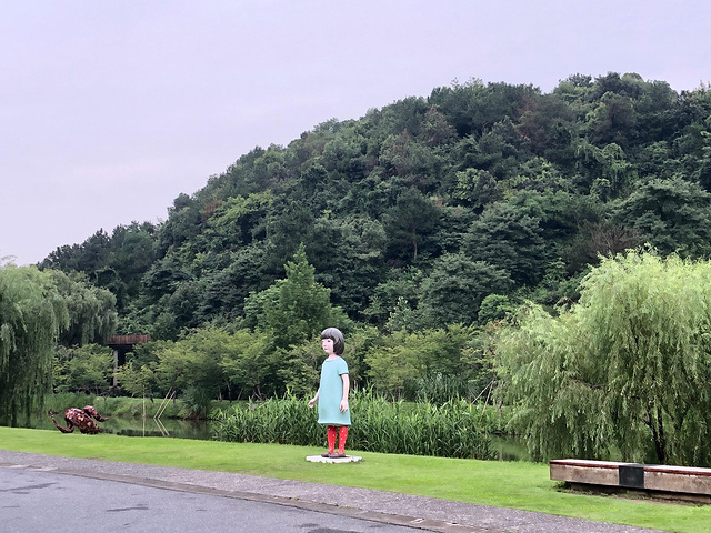 21建筑大师王澍设计 风景一流 不输厦大武大 非常值得一去 有很多适合拍照的地方 无论是风景还是人像 中国美术学院象山校区 评论 去哪儿攻略