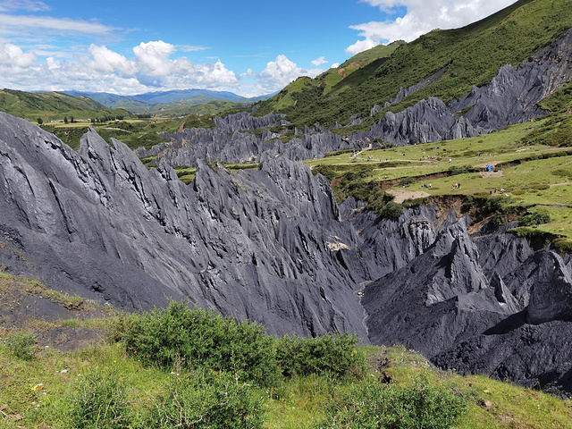 牙克石岩山图片